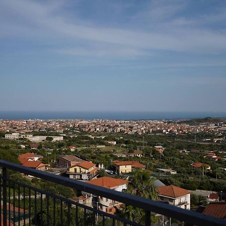 Holiday Flower Villa Panoramica Sul Golfo Di Catania 米斯泰尔比安科 外观 照片