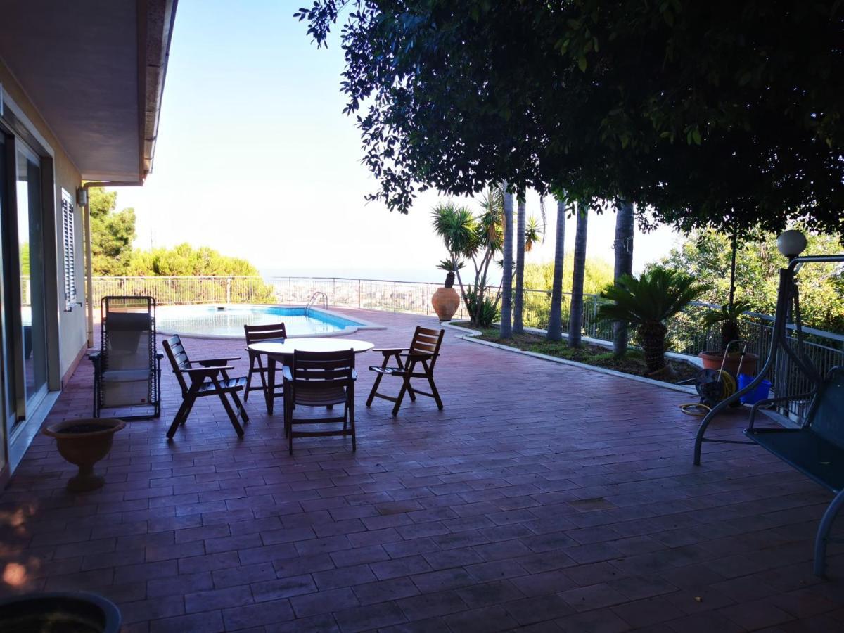 Holiday Flower Villa Panoramica Sul Golfo Di Catania 米斯泰尔比安科 外观 照片