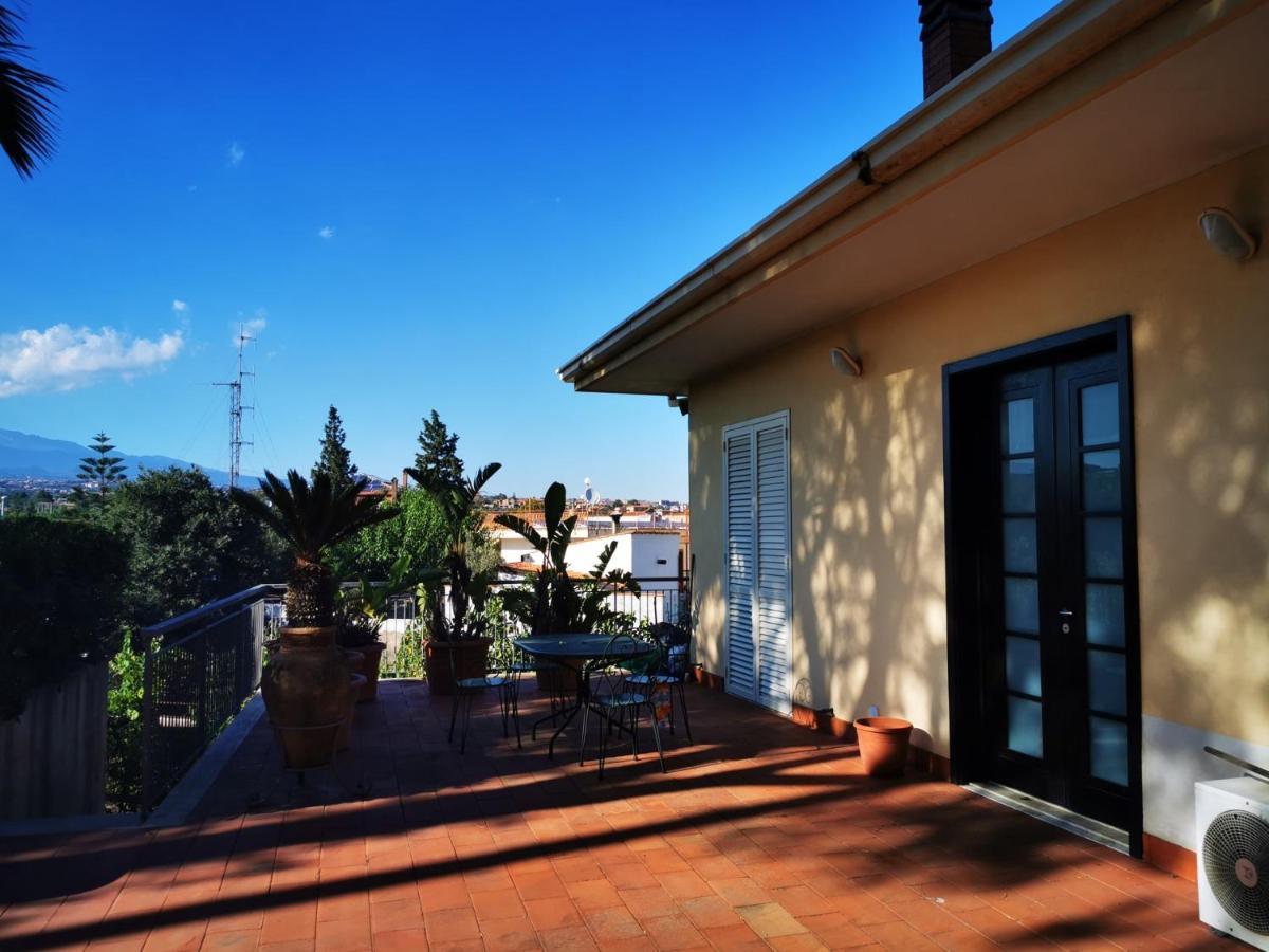 Holiday Flower Villa Panoramica Sul Golfo Di Catania 米斯泰尔比安科 外观 照片