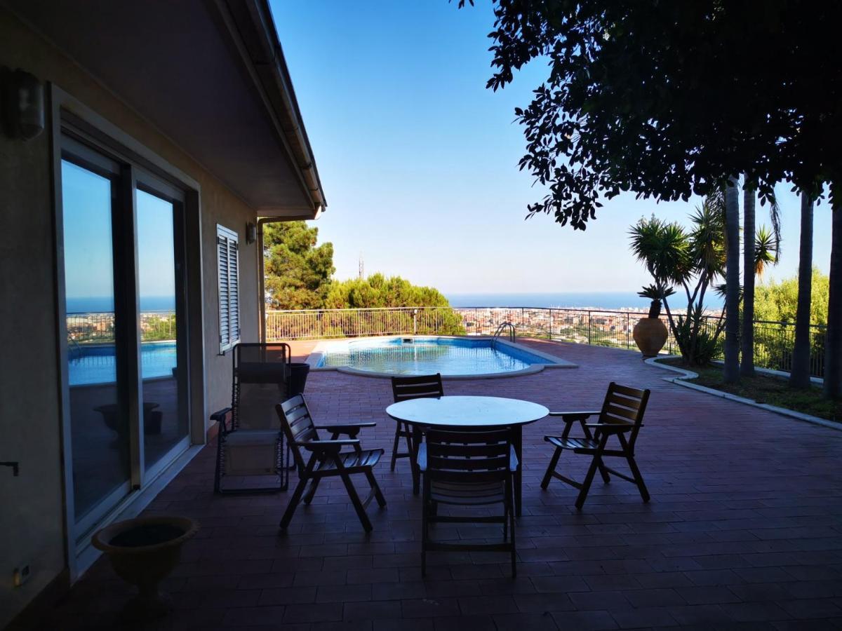 Holiday Flower Villa Panoramica Sul Golfo Di Catania 米斯泰尔比安科 外观 照片