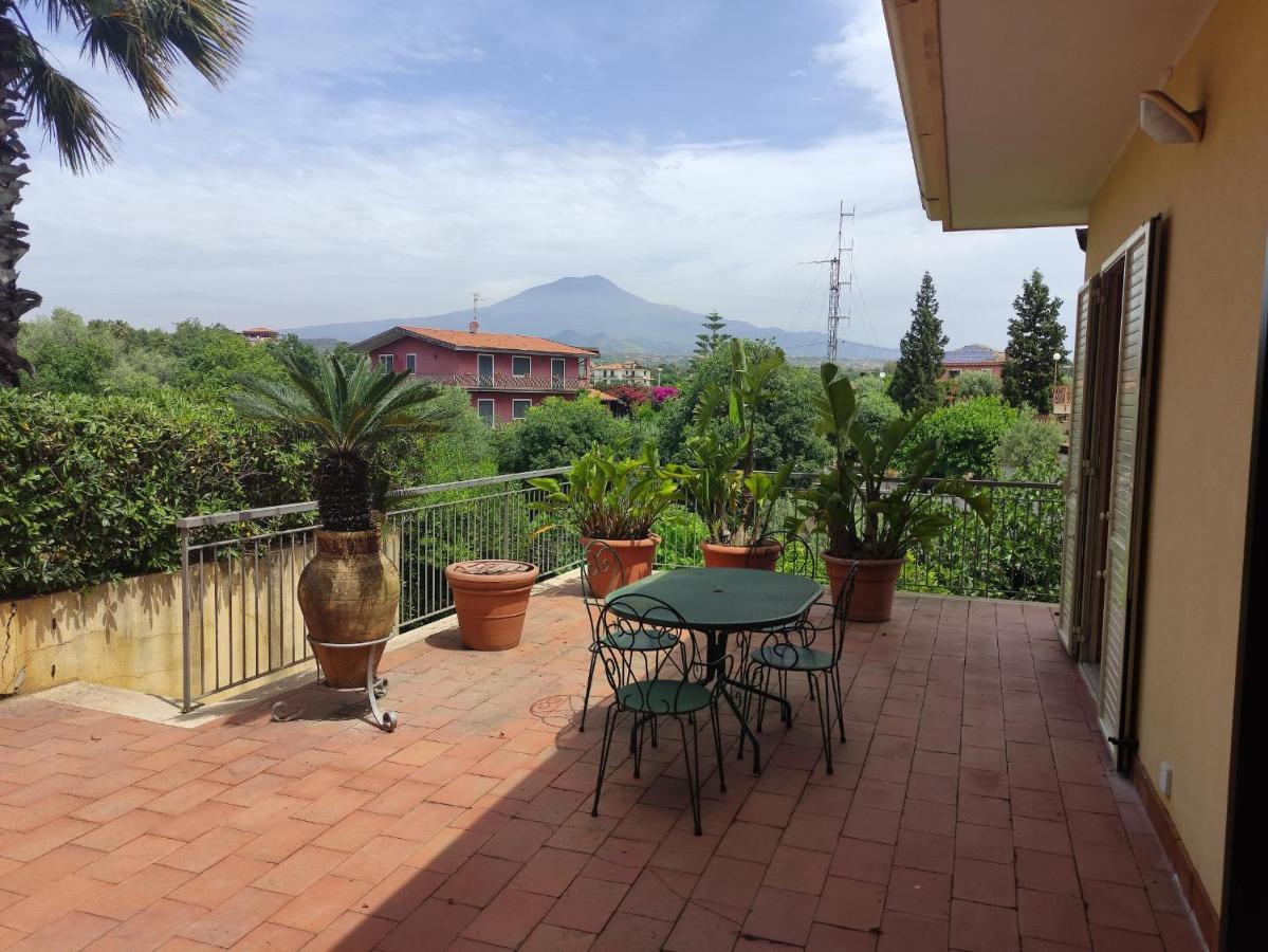 Holiday Flower Villa Panoramica Sul Golfo Di Catania 米斯泰尔比安科 外观 照片