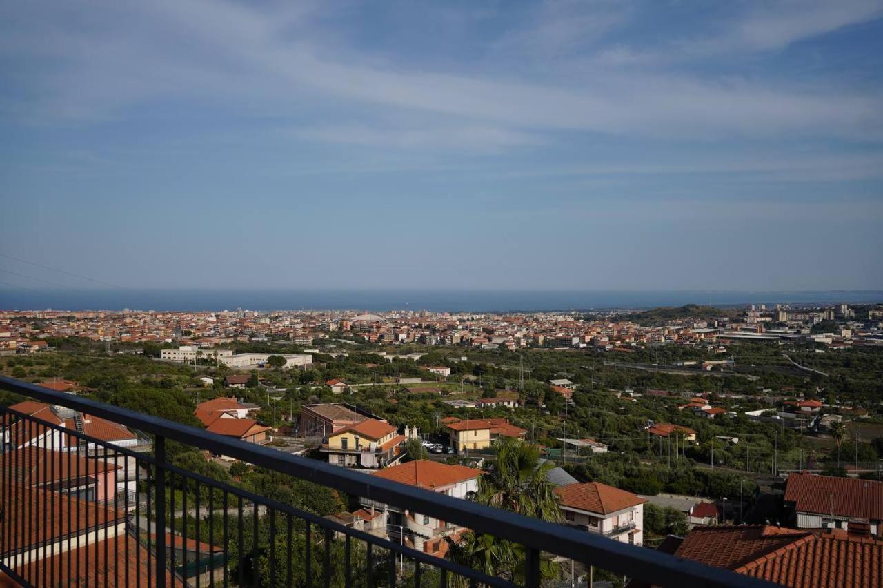 Holiday Flower Villa Panoramica Sul Golfo Di Catania 米斯泰尔比安科 外观 照片