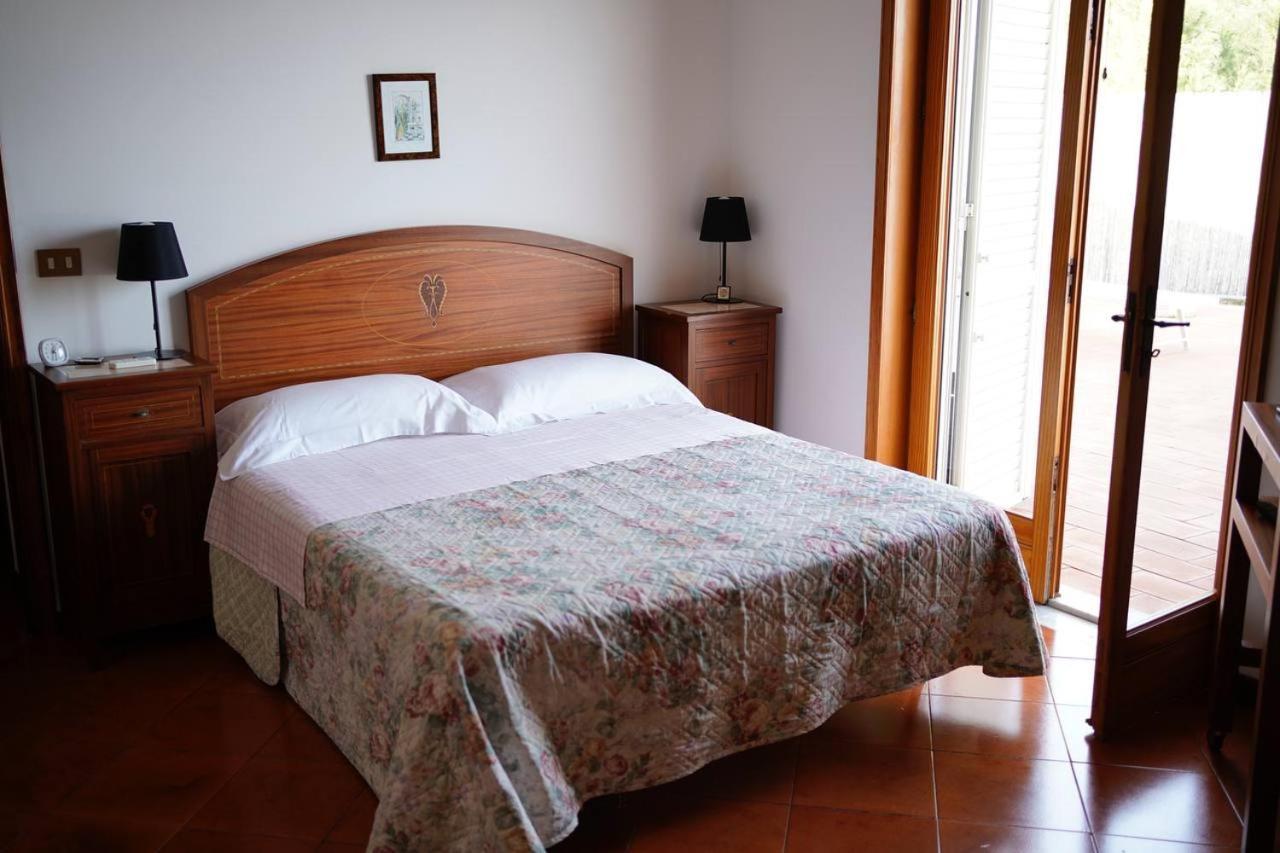 Holiday Flower Villa Panoramica Sul Golfo Di Catania 米斯泰尔比安科 外观 照片
